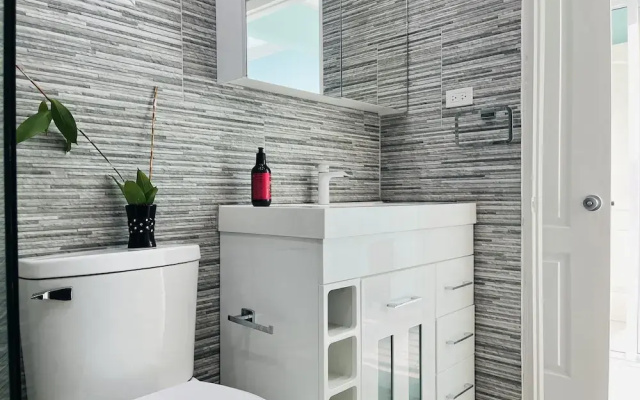 Luxury Apartments and Rooms, The Lagoons