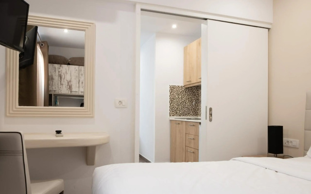 Tristhenia Hotel