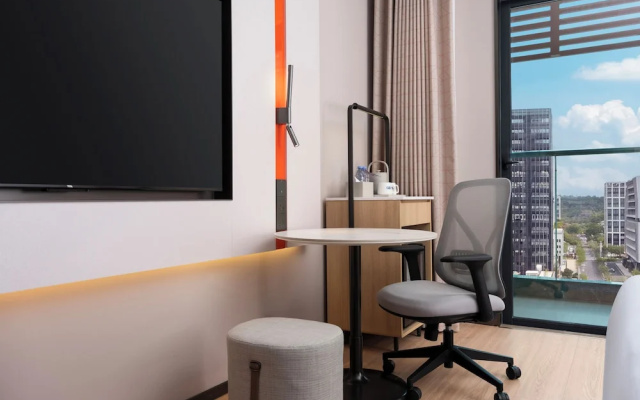 Holiday Inn Express Shenzhen Baolong Metro Station By IHG – Guest Rooms – Shenzhen