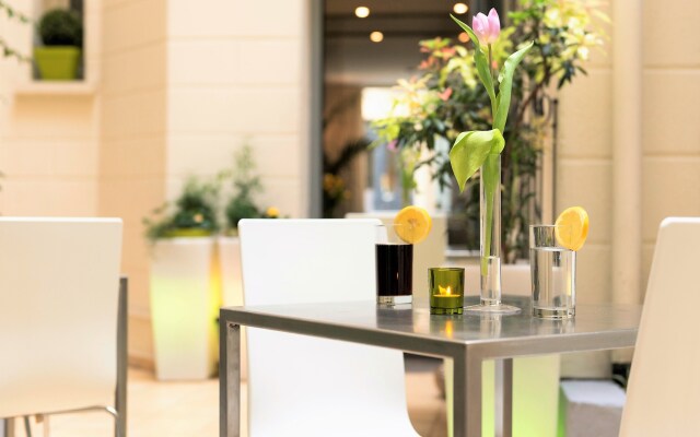 Hotel Glasgow Monceau Paris by Patrick Hayat