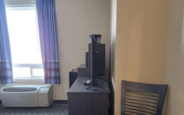 Super 8 Swan River MB