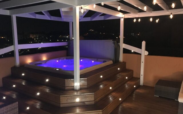 The Penthouse Club Marbella With hot tub