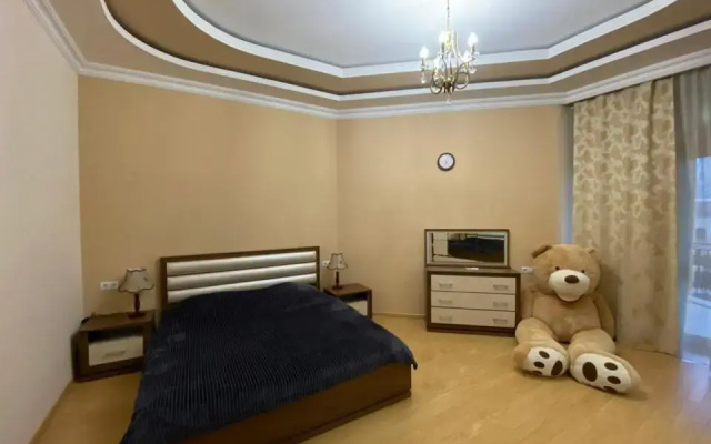 Northern Avenue 2 Bedroom Modern apartment With Open Balcony HH582