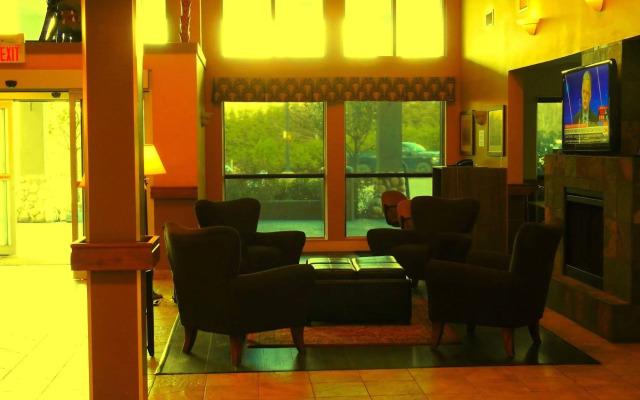 Comfort Inn & Suites