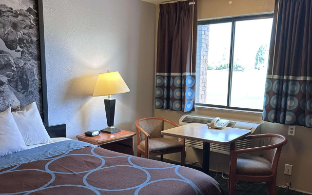 Super 8 by Wyndham Vancouver East