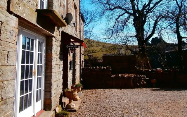 Riverside B & B