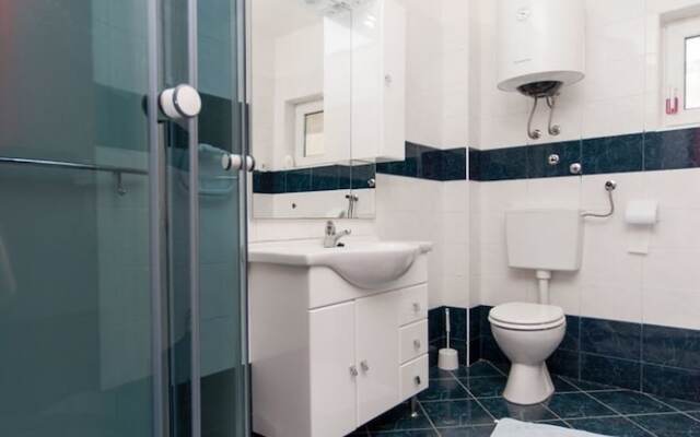 Apartments Mladen