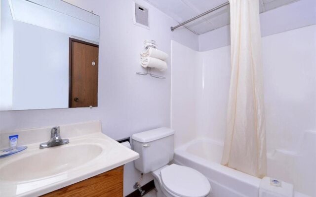 Americas Best Value Inn - Walcott / Davenport