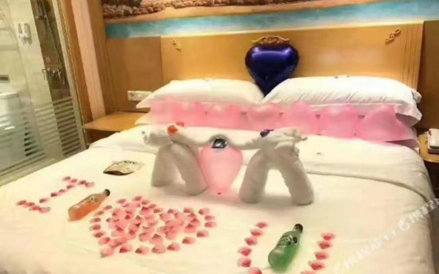 Vienna Hotel (Dongguan Huangjiang Meitang Subway Station Brnch)