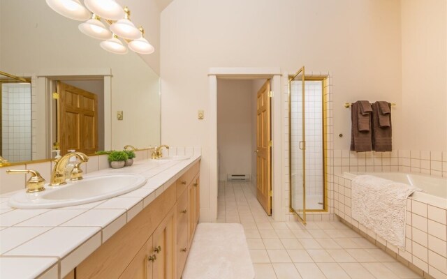 Big Sky - Crail Creek Retreat