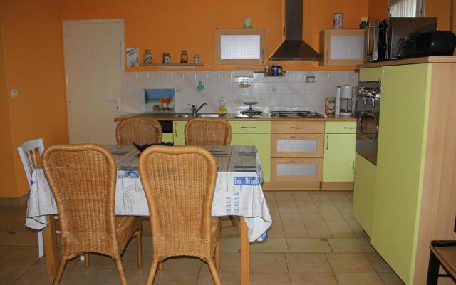 Une sympathique maison de vacances aux volets bleus