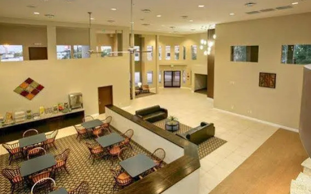 Quality Inn & Suites West Waterpark