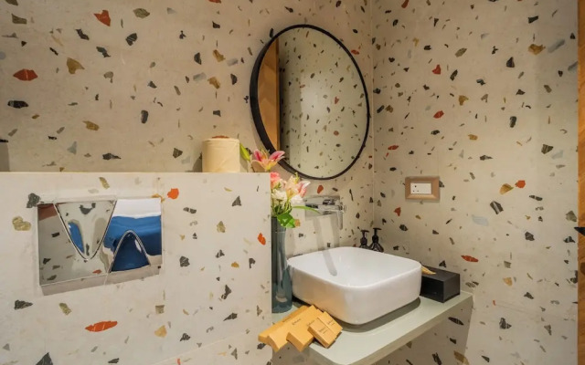 ELIVAAS Kamerios Verano 1 BHK with Pool