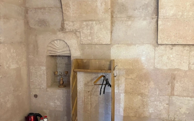 Valley Inn Cave Hotel