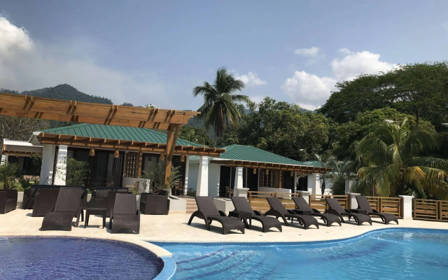 Paraiso Rainforest and Beach Hotel