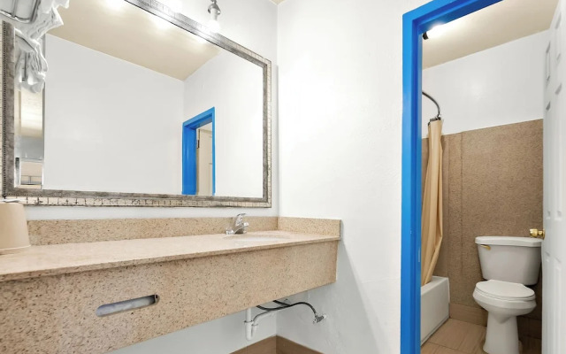 Capitol Inn And Suites