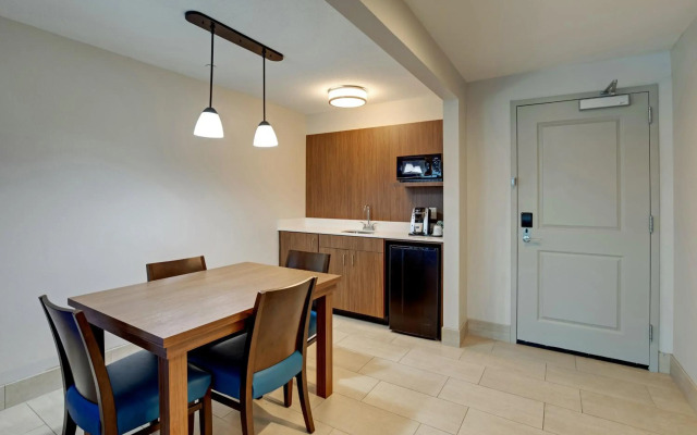 Holiday Inn Express Hotel and Suites Nashville-Opryland by IHG