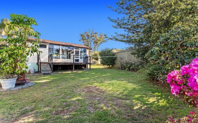 Government Road, 102