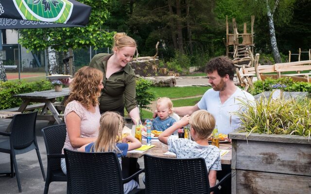 Restyled Bungalow With Dishwasher, Located on De Veluwe