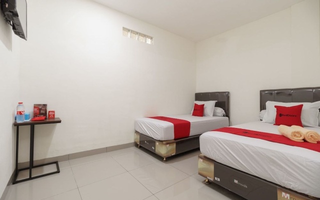 RedDoorz Syariah near Universitas Serambi Mekkah – Guest Rooms – Banda Aceh