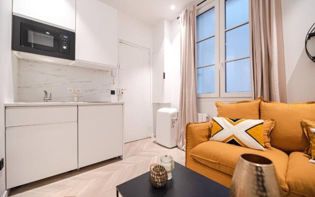 Lovely Home in Champs Elysées - With AC