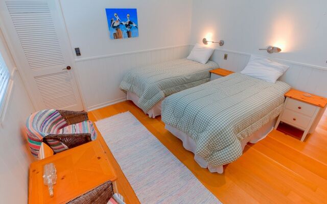 Hunters Point Apartment 6
