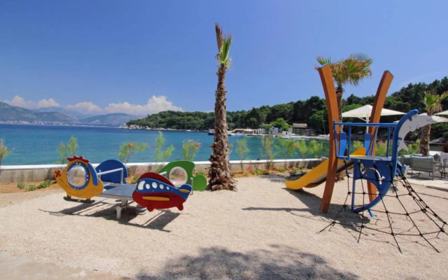 Kalamota Beach House
