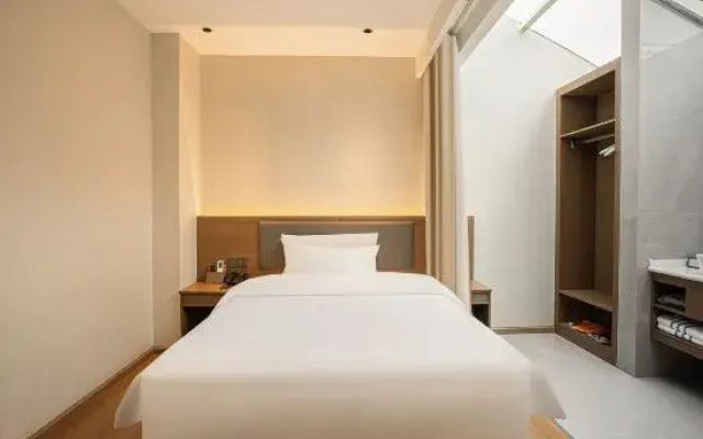 Mile Shiyue Boya Hot Spring Hotel ((Huquan Ecological Garden Huquan Banshan Hot Spring Shop))