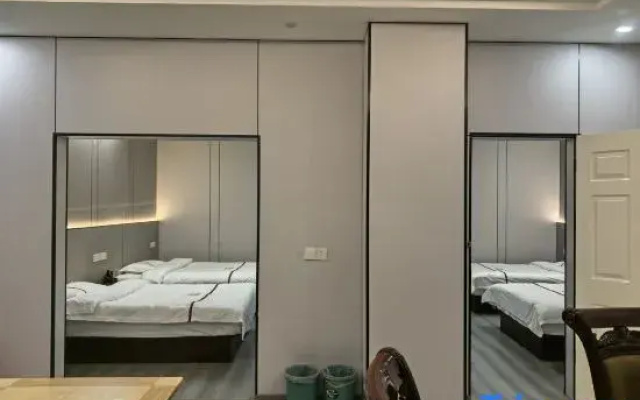 Huangmei Tianhe Business Hotel (Xiaochi Town)