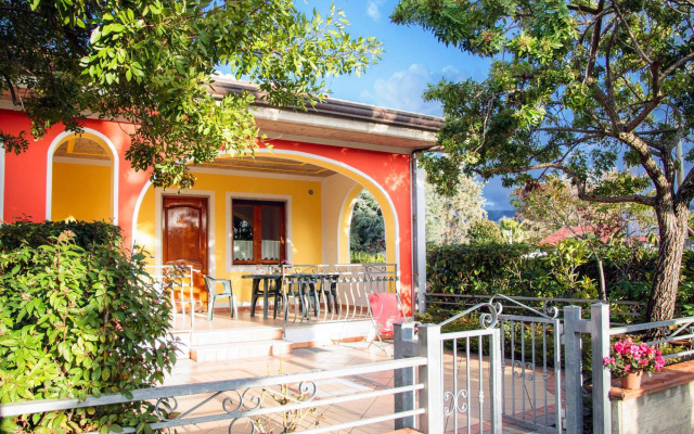 Apartment in Ascea With Garden