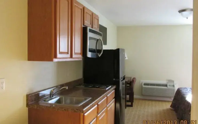 Tumbleweed Inn & Suites