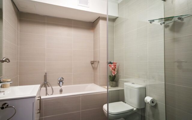 Cape Town City Accommodation - The Island Club