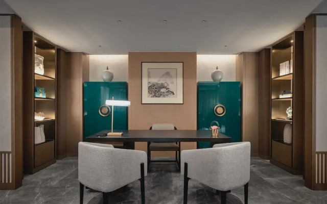Hualuxe Kunshan Huaqiao