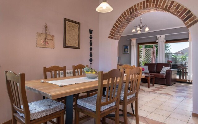 Stunning Home in Medulin With Wifi and 4 Bedrooms