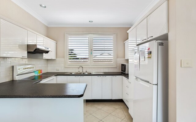 Sandy Shores, 1/3 Messines Street