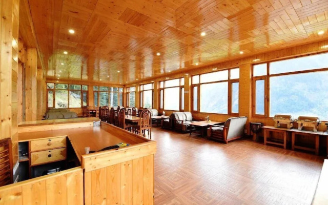 Hotel Rishi Palace