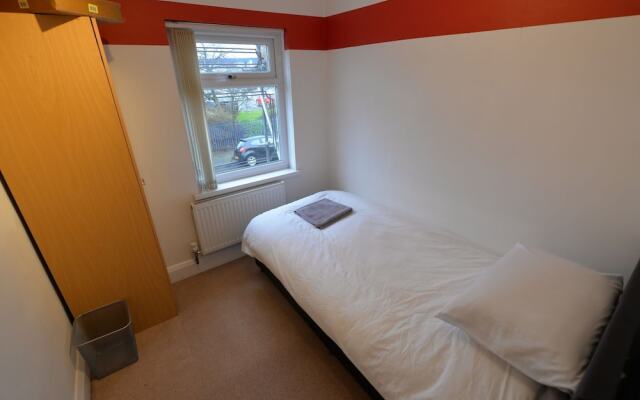 Boutique Hoiday Home In Coventry With Garden