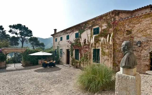 Les Cases Velles De Formentor