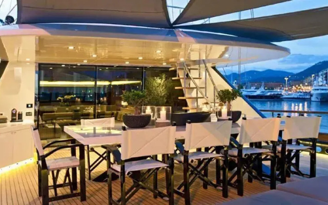 Mega Yacht Infinity