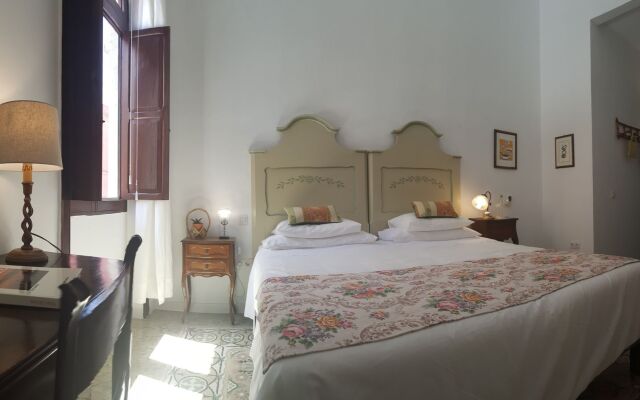Los Canaritos Guest-House