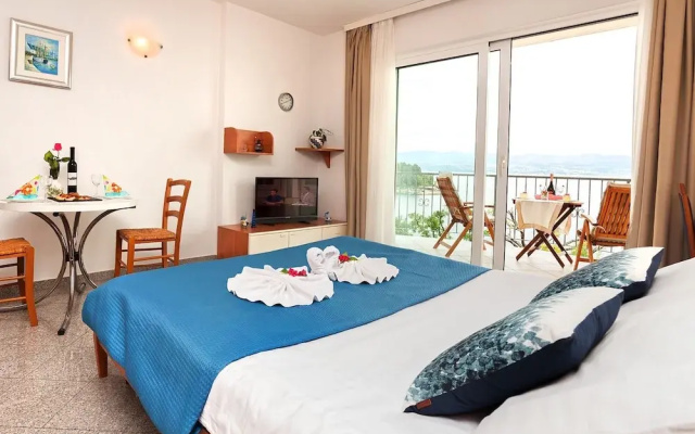 Splendid Beachfront Medveja Apartments