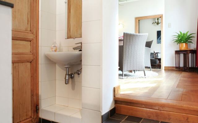 Luxurious Holiday Home in Wingene With Forest Near