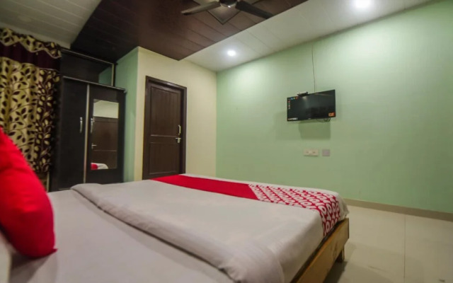 OYO 15935 Hotel Shivay