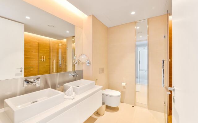 Luxury 2BR plus maids room in Bluewaters