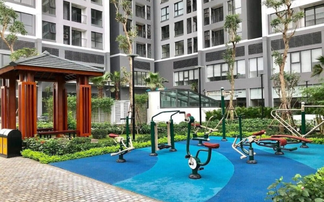 Canh Apartment in Vinhomes Green Bay