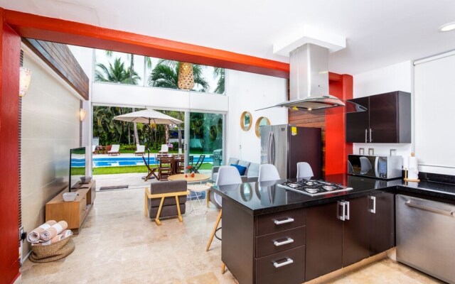 Condo Terra 13 by Kivoya