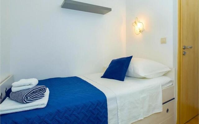 Holiday house Anabella - open swimming pool: Supetar, Island Brac
