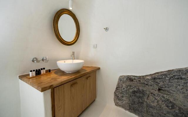 Astrea Suites Notus Dome House