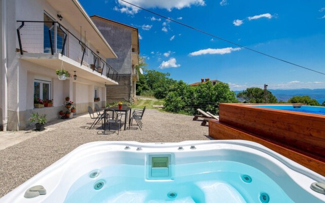 Awesome Home in Bregi With Jacuzzi, Wifi and 4 Bedrooms