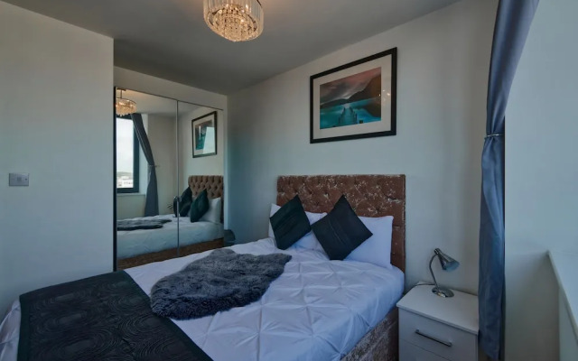 2 Bedroom Central Apartment With Parking